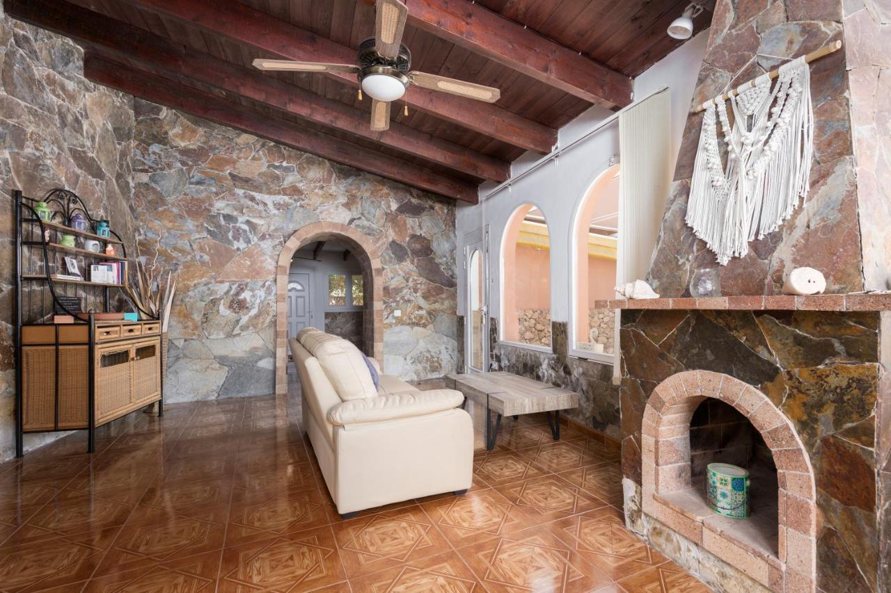 Home2Book Quiet Villa With Private Pool Triquivijate Εξωτερικό φωτογραφία